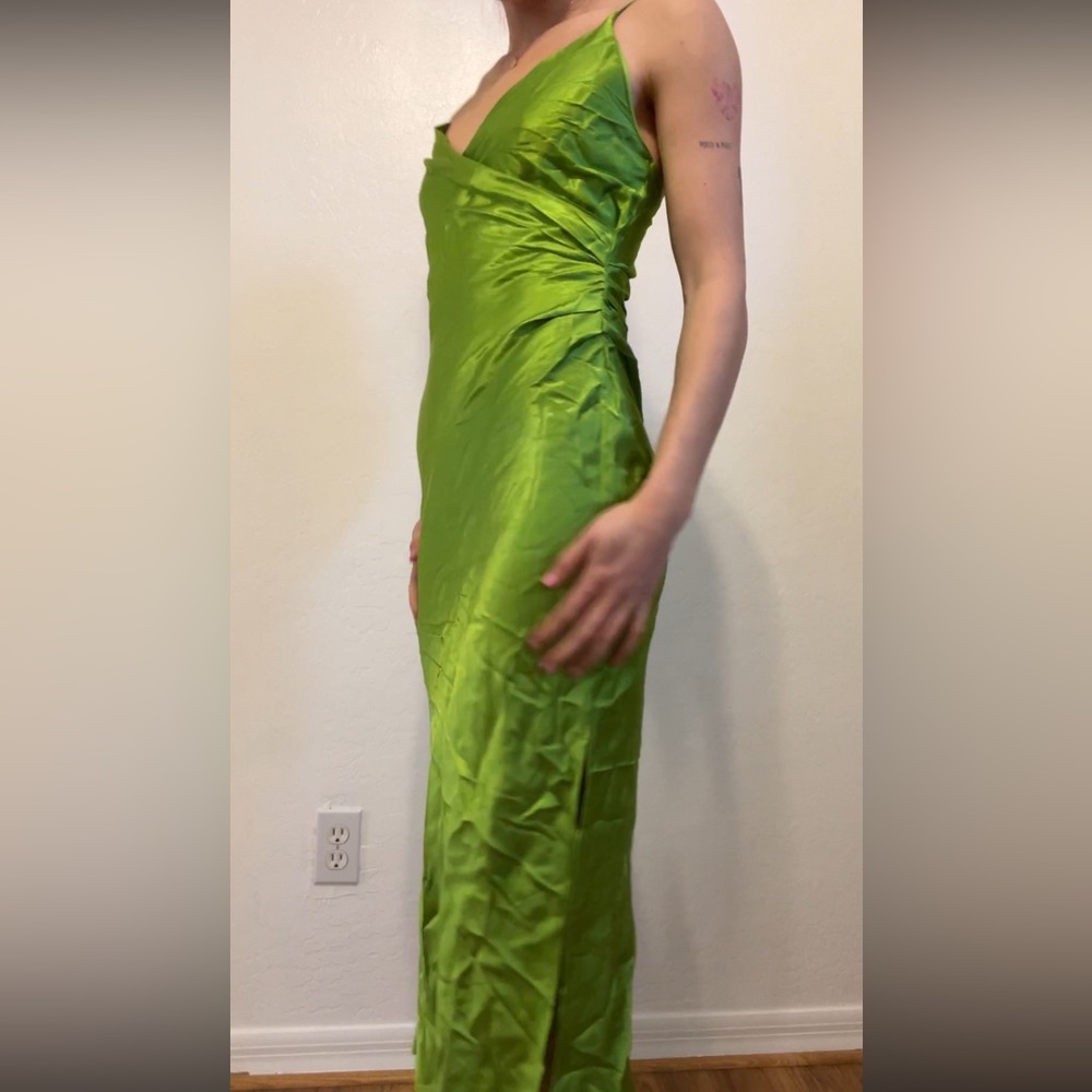 NWT beautiful green Zara dress